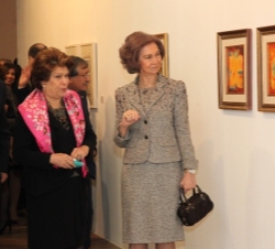 Doña Sofía junto a la Princesa Wijdan Al-Hashemi de Jordania, presidenta de la Jordan National Gallery of Fine Arts, institución encargada de seleccio